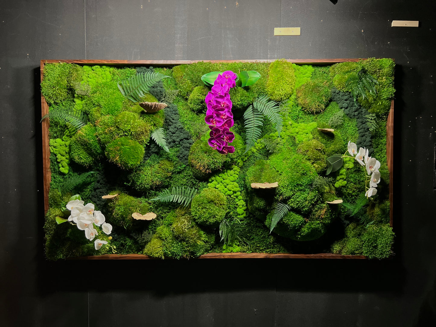 Botanical Oasis - Moss Wall Art